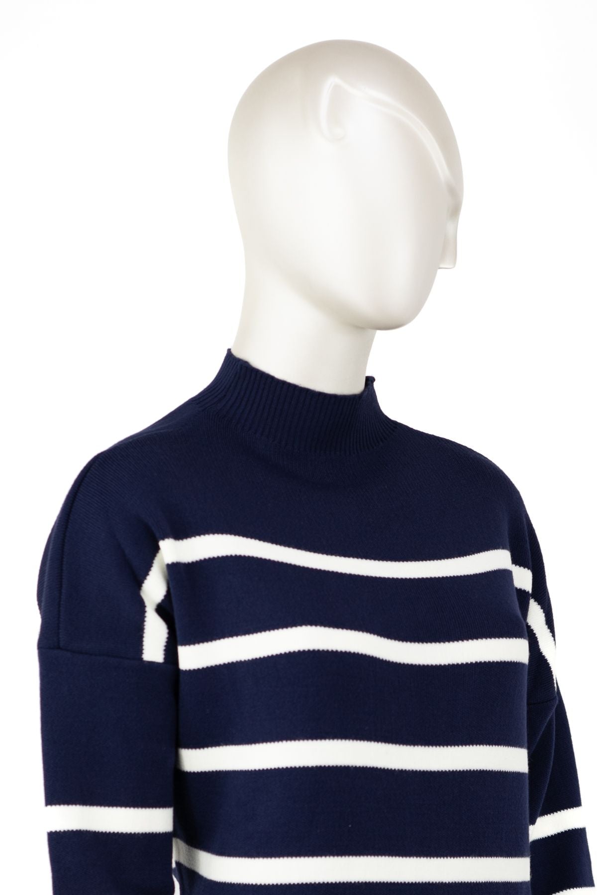 Kadın Kışlık Triko Örme Boydan Elbise Çizgi Desenli Yarım Yaka Rahat Kesim Tam Kalıp Likralı